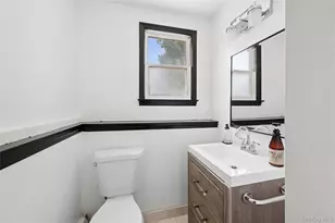 83 Scarcliffe Dr, Malverne, NY 11565 - Photo 19