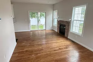 8 Gail Grace Ct, Copiague, NY 11726 - Photo 13