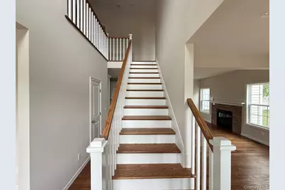 8 Gail Grace Court, Copiague, NY 11726 - Photo 3