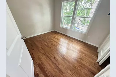 8 Gail Grace Court, Copiague, NY 11726 - Photo 19