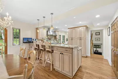 84 Luquer Road, Manhasset, NY 11030 - Photo 7