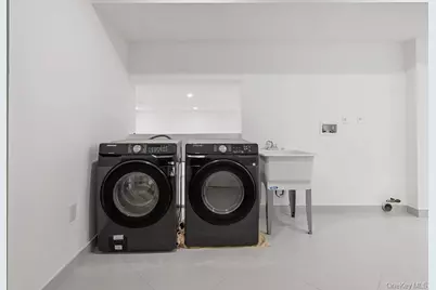 157-51 Rose Avenue, Flushing, NY 11355 - Photo 19