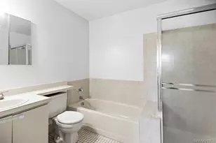 97 Northgate Cir, Melville, NY 11747 - Photo 17