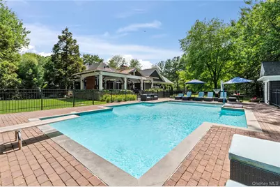 40 Coves Run, Syosset, NY 11791 - Photo 41