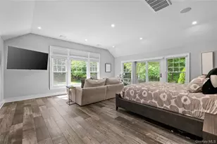 40 Coves Run, Syosset, NY 11791 - Photo 23