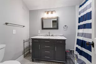 40 Coves Run, Syosset, NY 11791 - Photo 35