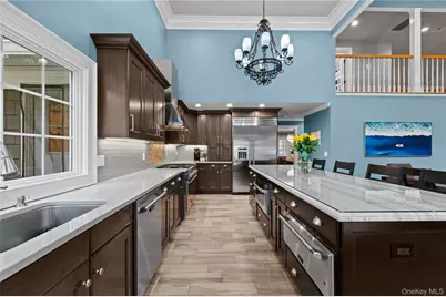 40 Coves Run, Syosset, NY 11791 - Photo 15