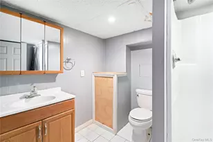 155 27th St, Copiague, NY 11726 - Photo 17