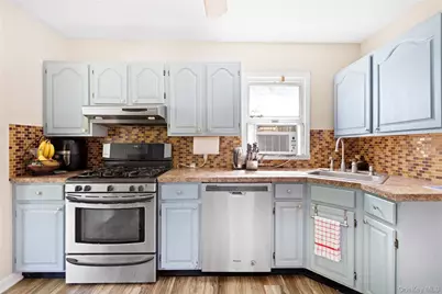 155 27th Street, Copiague, NY 11726 - Photo 3