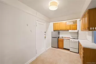 65-74 Saunders St, Rego Park, NY 11374 - Photo 5