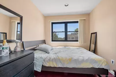 14 Vanderbilt Way #14, Valley Stream, NY 11581 - Photo 9