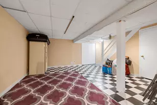 14 Vanderbilt Way, Valley Stream, NY 11581 - Photo 13