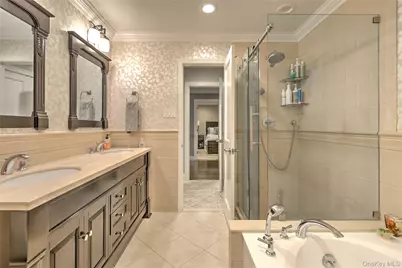 125 Country Club Drive, Jericho, NY 11753 - Photo 19