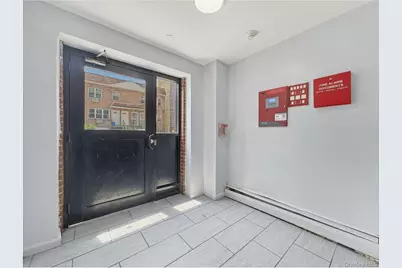 715 E 214th Street, Bronx, NY 10467 - Photo 3