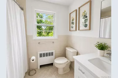 419 Beach Avenue, Mamaroneck, NY 10543 - Photo 21