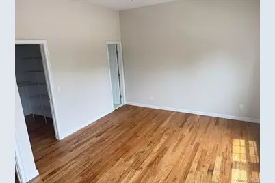 12 Gail Grace Court, Copiague, NY 11726 - Photo 9