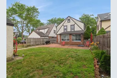 167 Lakeview Avenue, Lynbrook, NY 11563 - Photo 25