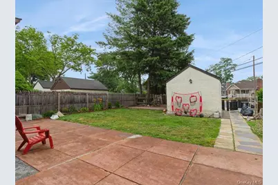 167 Lakeview Avenue, Lynbrook, NY 11563 - Photo 23