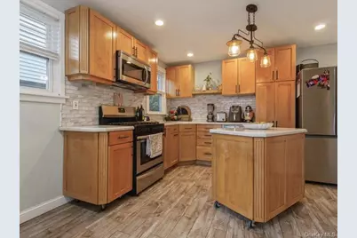 167 Lakeview Avenue, Lynbrook, NY 11563 - Photo 13