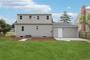 54 N Ocean Ave, Center Moriches, NY 11934 - Photo 37