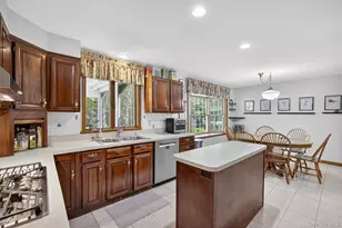 92 Brook Hollow Dr, New Windsor, NY 12553 - Photo 13