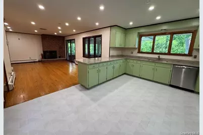 49 Chestnut Lane, Newburgh, NY 12550 - Photo 13