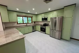 49 Chestnut Ln, Newburgh, NY 12550 - Photo 11