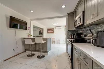 7 Howard Street, Selden, NY 11784 - Photo 9