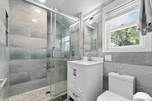 8 Park Cir, Great Neck, NY 11024 - Photo 29