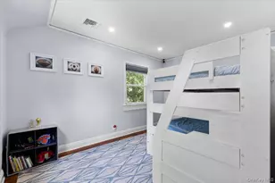 8 Park Cir, Great Neck, NY 11024 - Photo 27