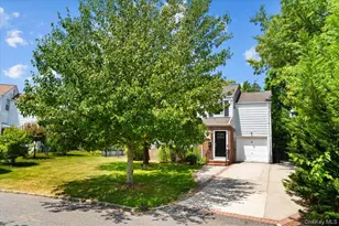 8 Park Cir, Great Neck, NY 11024 - Photo 3