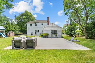 8 Park Cir, Great Neck, NY 11024 - Photo 37