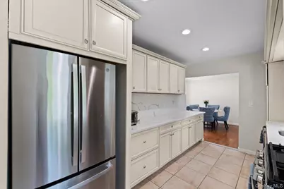 8 Park Circle, Great Neck, NY 11024 - Photo 17