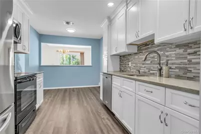 13 Potomac Court, Coram, NY 11727 - Photo 11