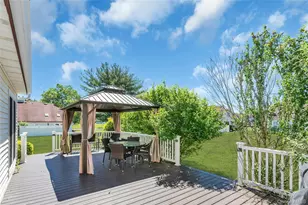 13 Potomac Ct, Coram, NY 11727 - Photo 7
