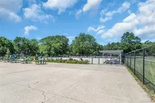 13 Potomac Ct, Coram, NY 11727 - Photo 25