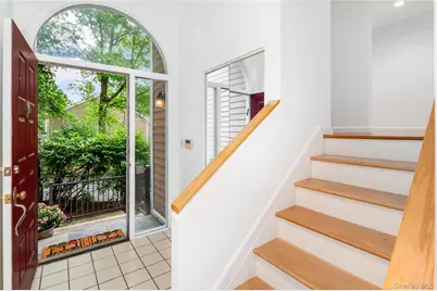 110 Woods End Road, Chappaqua, NY 10514 - Photo 3