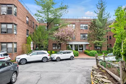 1 Town House Place #2E, Great Neck, NY 11021 - Photo 15