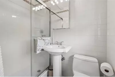 952 Roxbury Drive, Westbury, NY 11590 - Photo 33