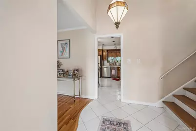 952 Roxbury Drive, Westbury, NY 11590 - Photo 15