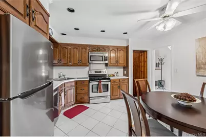 952 Roxbury Drive, Westbury, NY 11590 - Photo 21