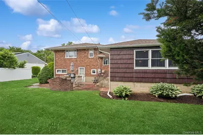 952 Roxbury Drive, Westbury, NY 11590 - Photo 37