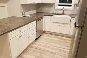 241 E Broadway, Long Beach, NY 11561 - Photo 17