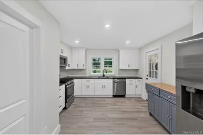 245 Cedar Avenue, Patchogue, NY 11772 - Photo 7