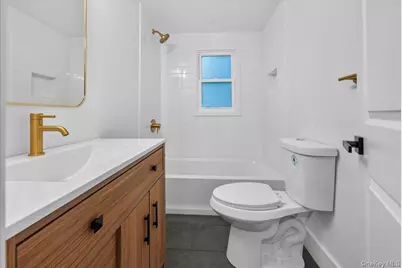 245 Cedar Avenue, Patchogue, NY 11772 - Photo 11