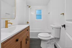 245 Cedar Ave, Patchogue, NY 11772 - Photo 11