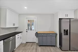 245 Cedar Ave, Patchogue, NY 11772 - Photo 9