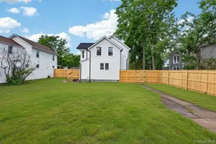 245 Cedar Ave, Patchogue, NY 11772 - Photo 19