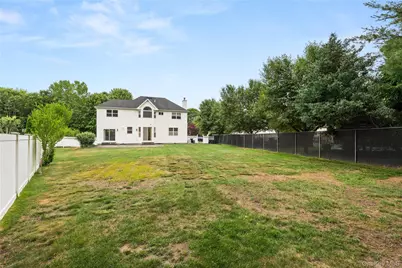 27 Laurel Lane, Holtsville, NY 11742 - Photo 29