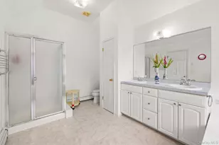 27 Laurel Ln, Holtsville, NY 11742 - Photo 17